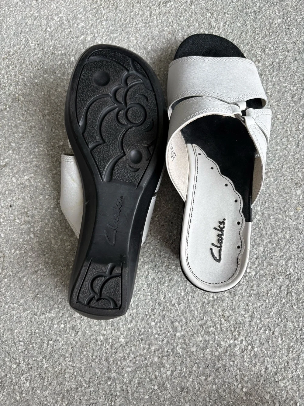 Clarks Women's Criss Cross White Leather Wedge Sandals size 9